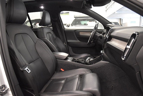 Volvo XC40 12 of 27