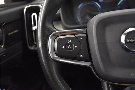Volvo XC40 10 of 27