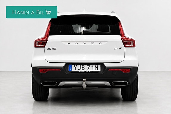 Volvo XC40 6 of 27