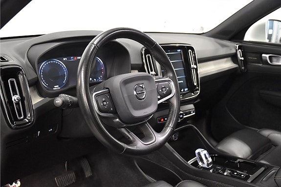 Volvo XC40 9 of 27