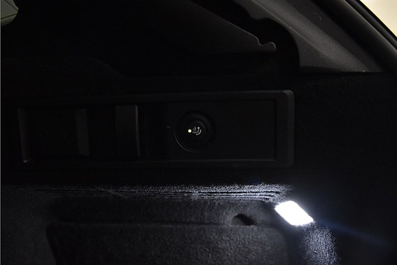 BMW 330e 19 of 21
