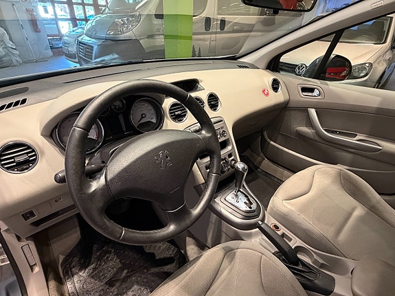 Peugeot 308 9 of 12