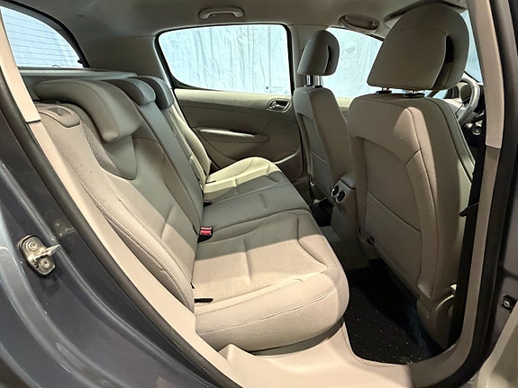 Peugeot 308 11 of 12