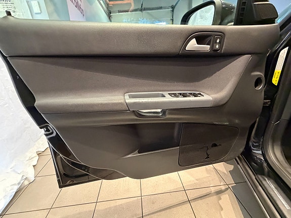 Volvo V50 7 of 11