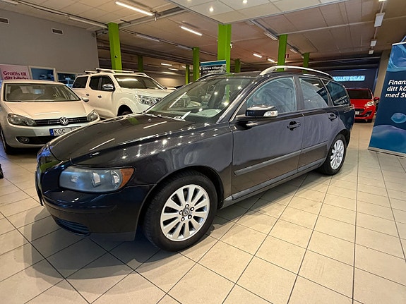 Volvo V50 3 of 11