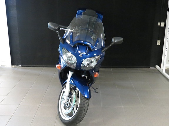 Yamaha FJR 1300 3 of 6