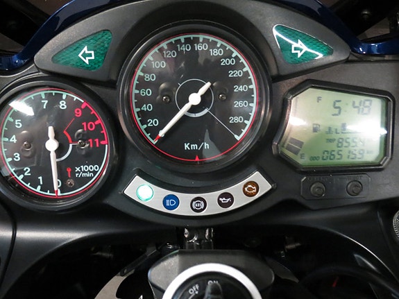 Yamaha FJR 1300 6 of 6