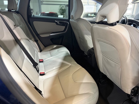 Volvo XC60 19 of 30