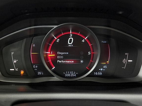 Volvo XC60 25 of 30