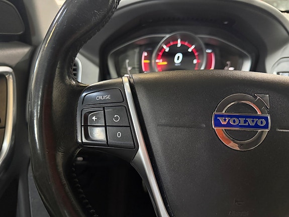 Volvo XC60 30 of 30