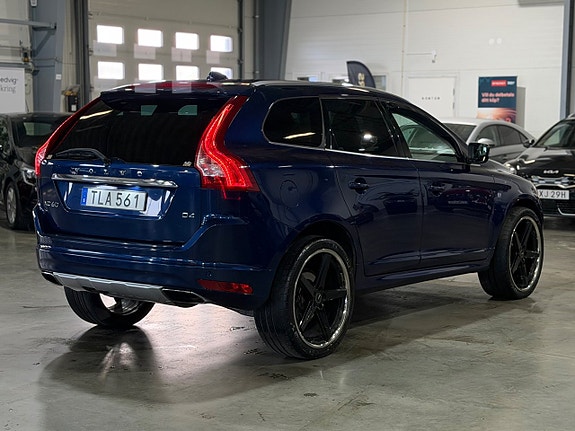 Volvo XC60 2 of 30