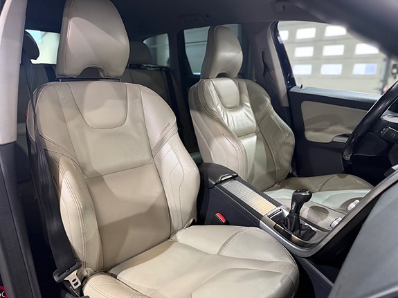 Volvo XC60 17 of 30