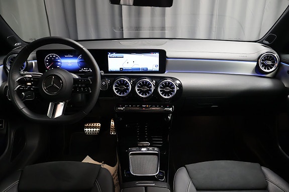 Mercedes-Benz CLA250 e 13 of 23