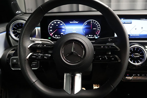Mercedes-Benz CLA250 e 16 of 23