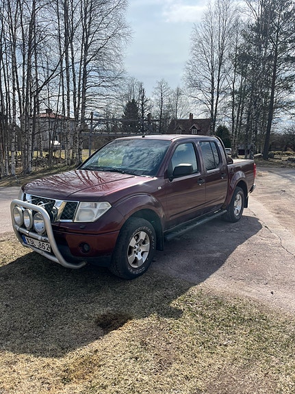 Nissan Navara 2 of 7