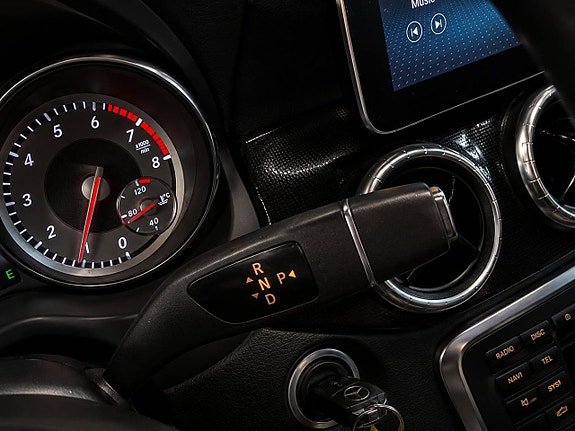 Mercedes-Benz CLA250 12 of 15