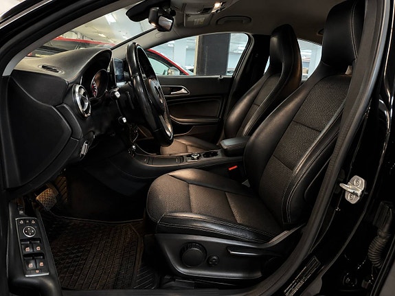 Mercedes-Benz CLA250 8 of 15