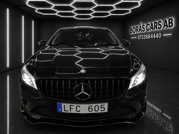 Mercedes-Benz CLA250 2 of 15