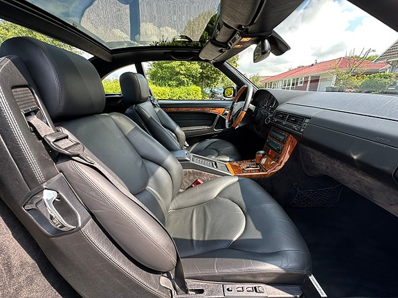 Mercedes-Benz SL500 13 of 18