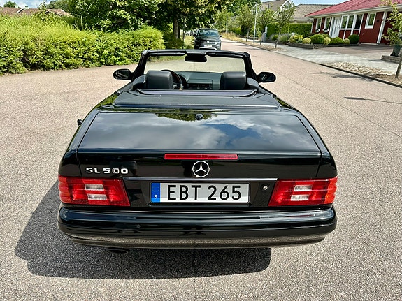 Mercedes-Benz SL500 8 of 18