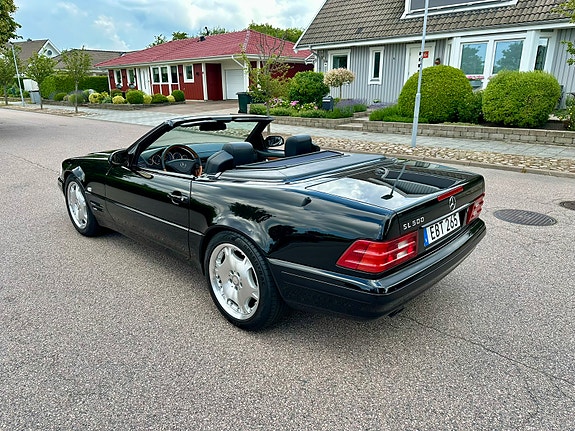Mercedes-Benz SL500 3 of 18