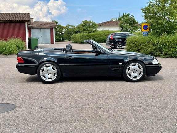 Mercedes-Benz SL500 6 of 18