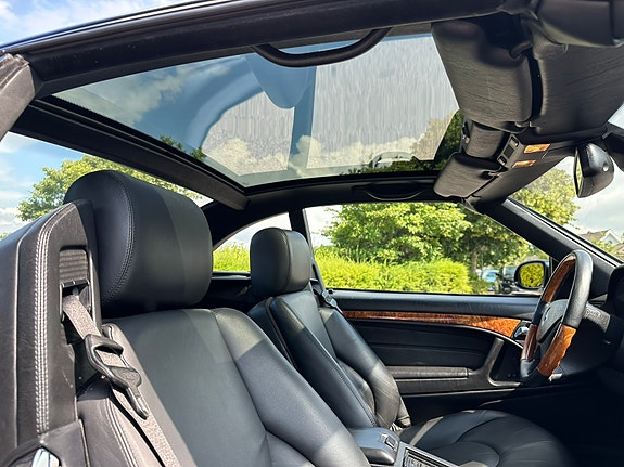 Mercedes-Benz SL500 15 of 18