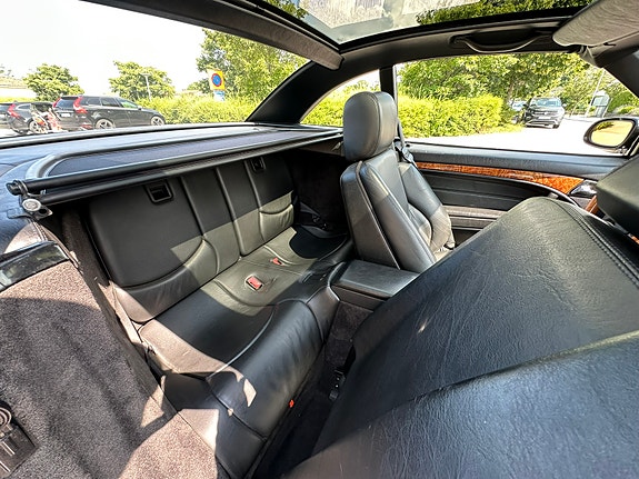 Mercedes-Benz SL500 16 of 18