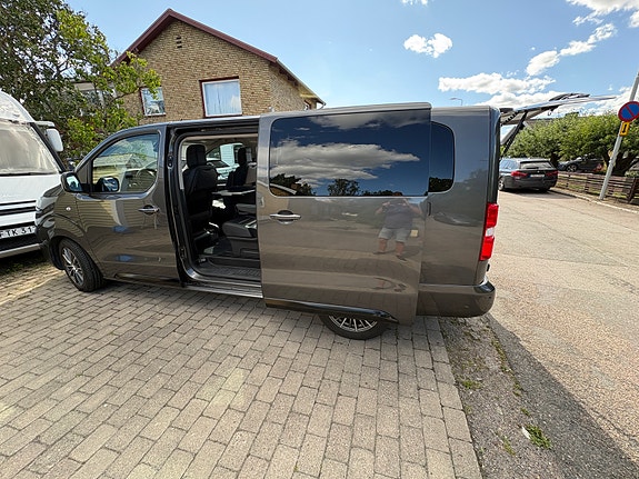 Opel Zafira Life 2 of 8