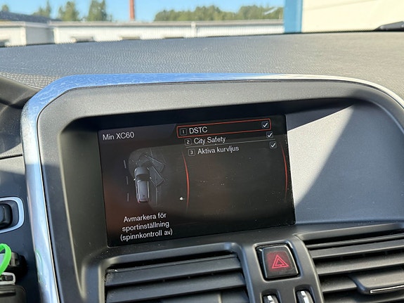 Volvo XC60 12 of 18