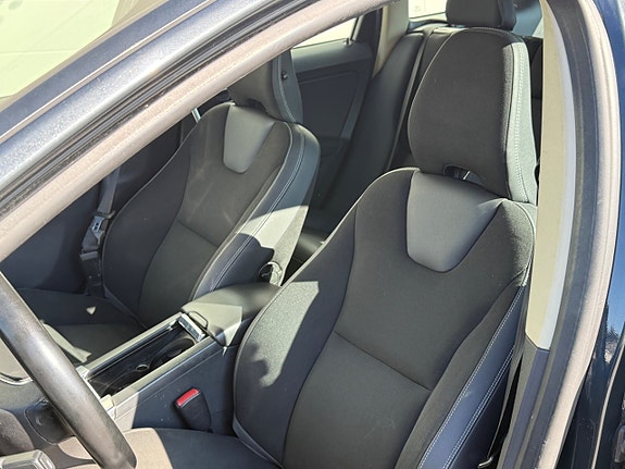 Volvo XC60 14 of 18