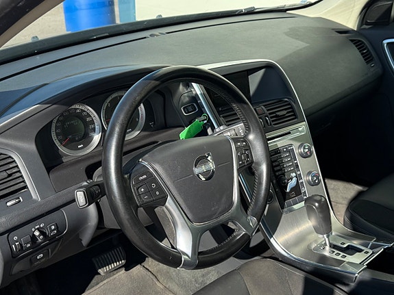 Volvo XC60 10 of 18
