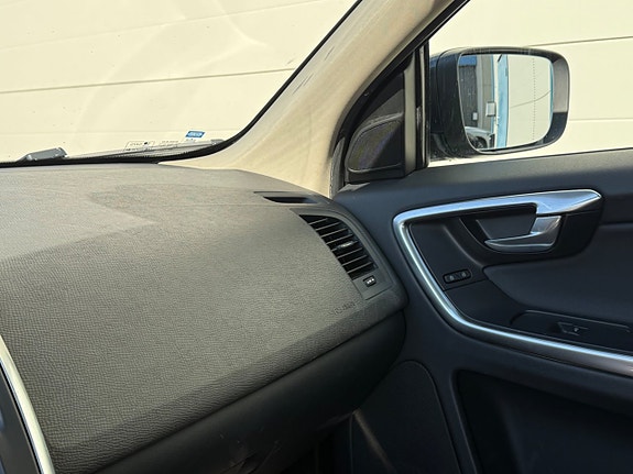 Volvo XC60 13 of 18