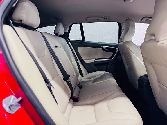 Volvo V60 8 of 20