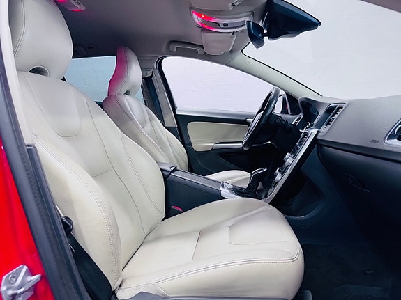 Volvo V60 7 of 20