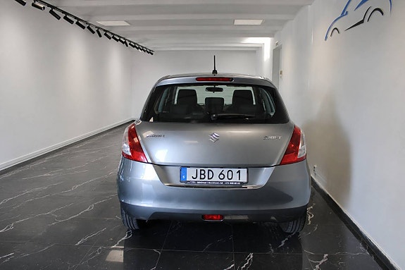 Suzuki Swift 6 of 12
