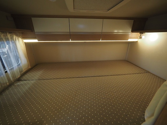 Sunlight T60 Under 6m I Markis I 150hk AUT I Tvärbädd I Stort garage 11 of 17