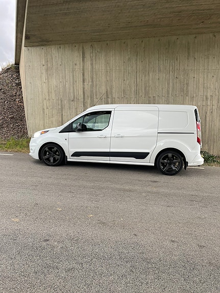 Ford Transit Connect 3 of 3
