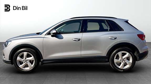 Audi Q3 2 of 13