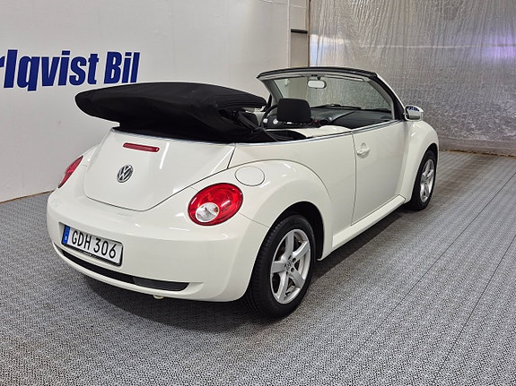 Volkswagen Beetle 5 of 9