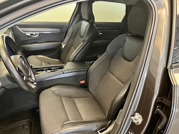 Volvo V90 Cross Country 8 of 14