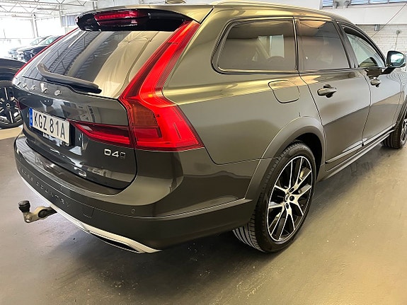 Volvo V90 Cross Country 6 of 14