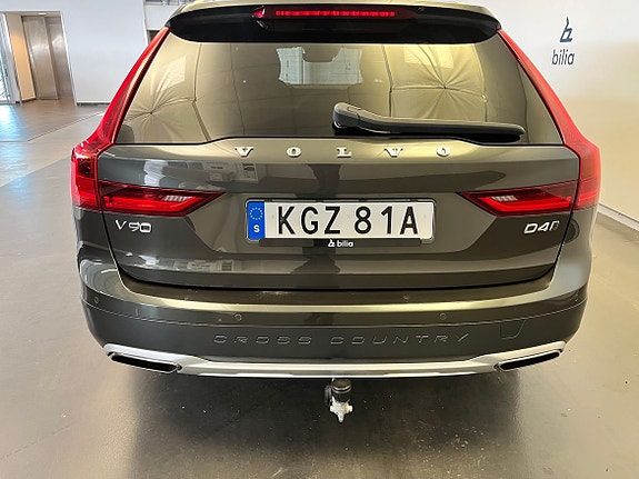 Volvo V90 Cross Country 4 of 14