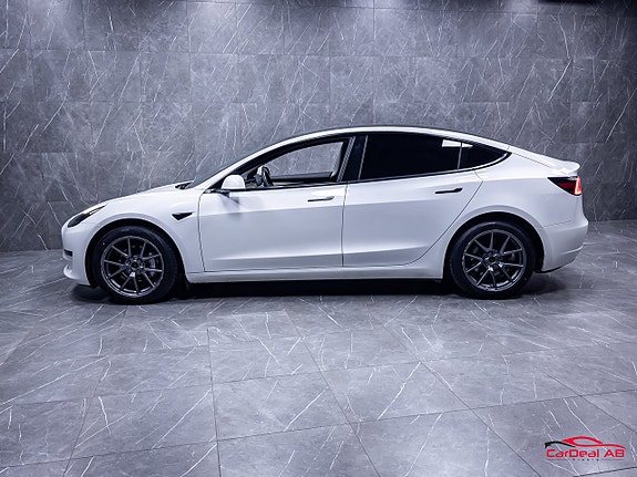 Tesla Model 3 4 of 29