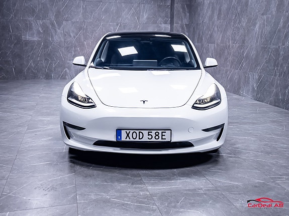 Tesla Model 3 2 of 29