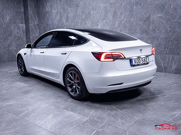 Tesla Model 3 5 of 29