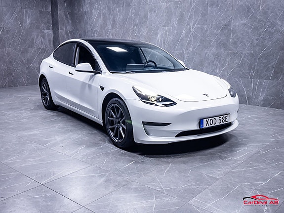 Tesla Model 3 9 of 29