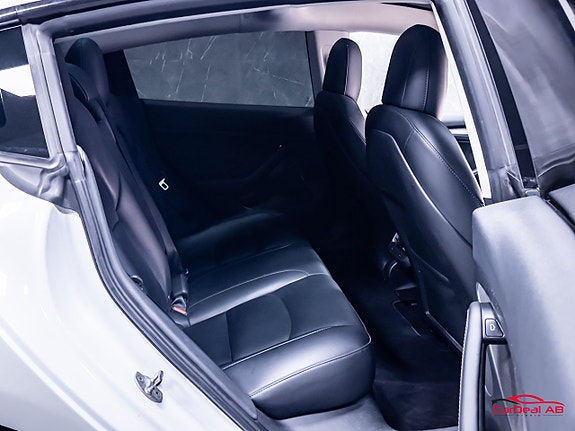 Tesla Model 3 16 of 29