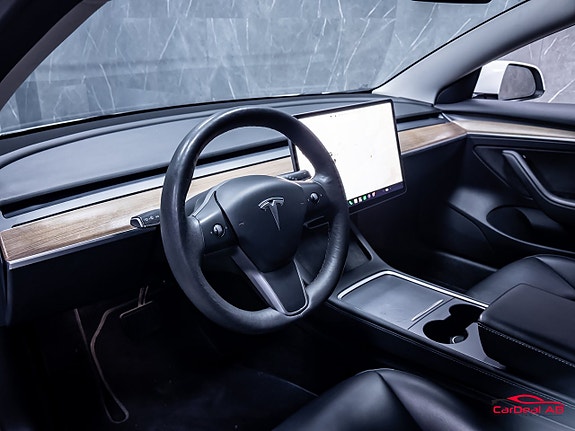 Tesla Model 3 12 of 29