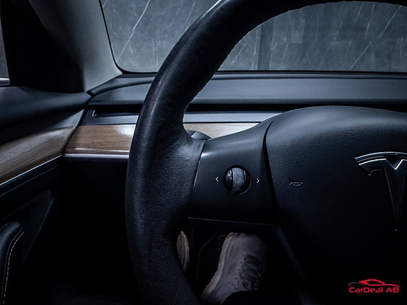 Tesla Model 3 20 of 29